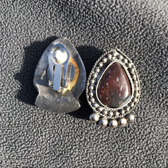 Clip on earrings - Picture 2 of 2